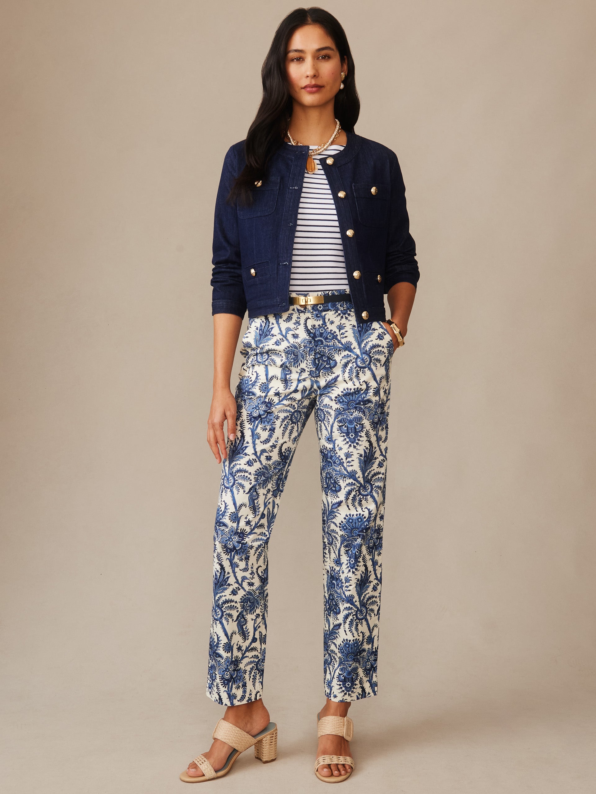 avery_0234226435_heirloom_paisley_cream_blue_002