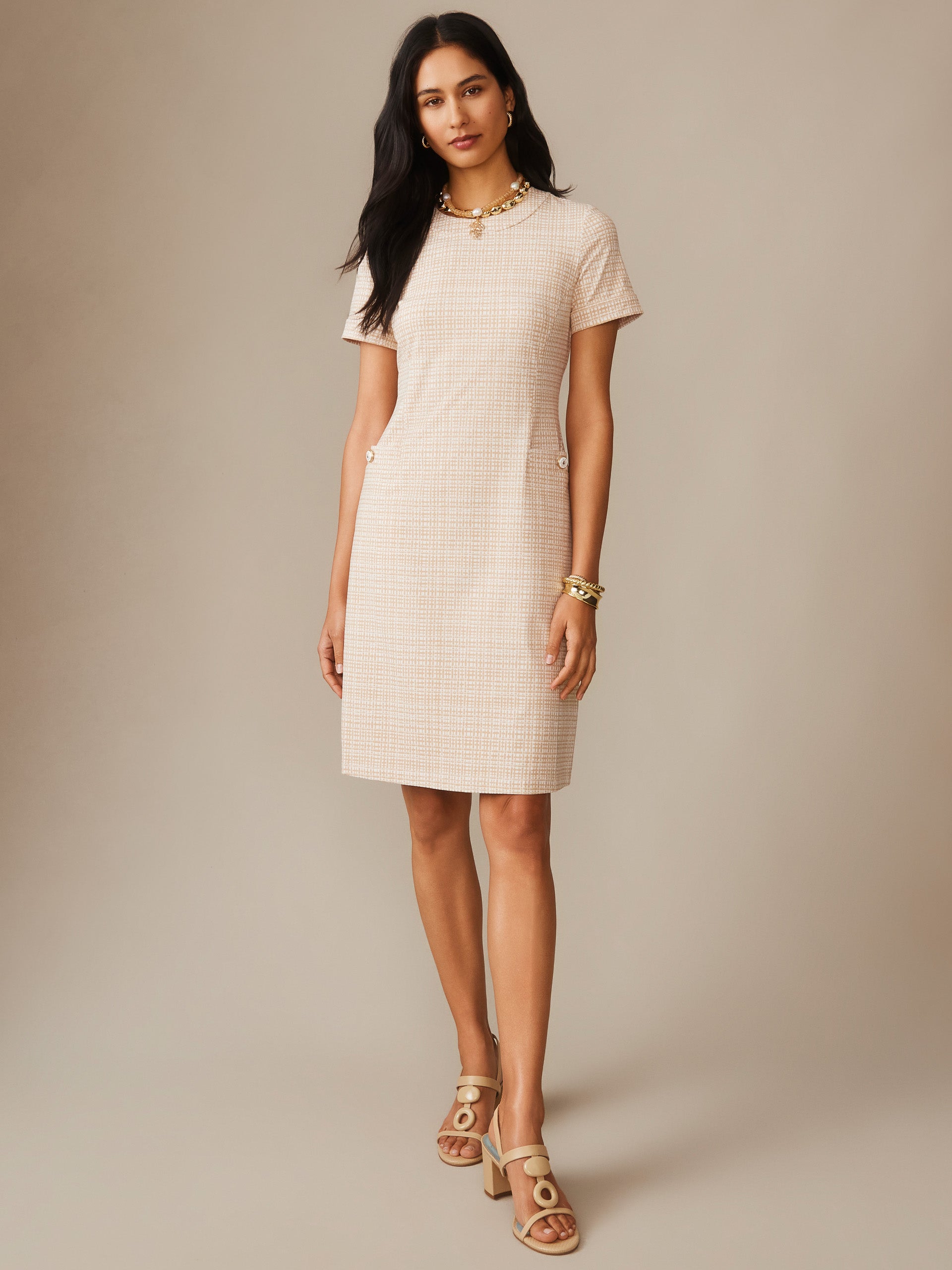 daphne_0240045842_pocket_sqaure_off_white_tan_006