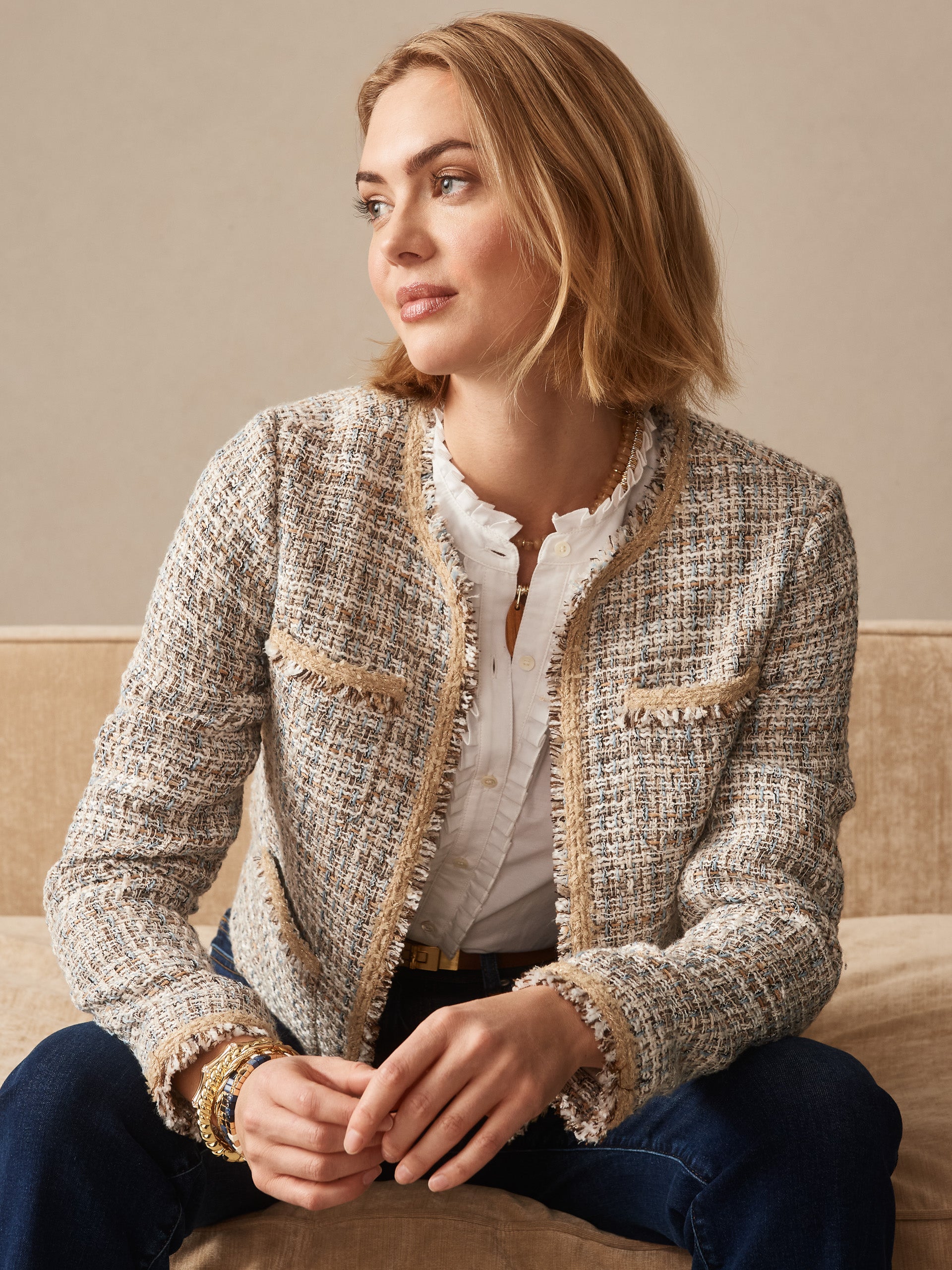 josette_0234091022_white_martha_0233901022_taupe_off_white_096