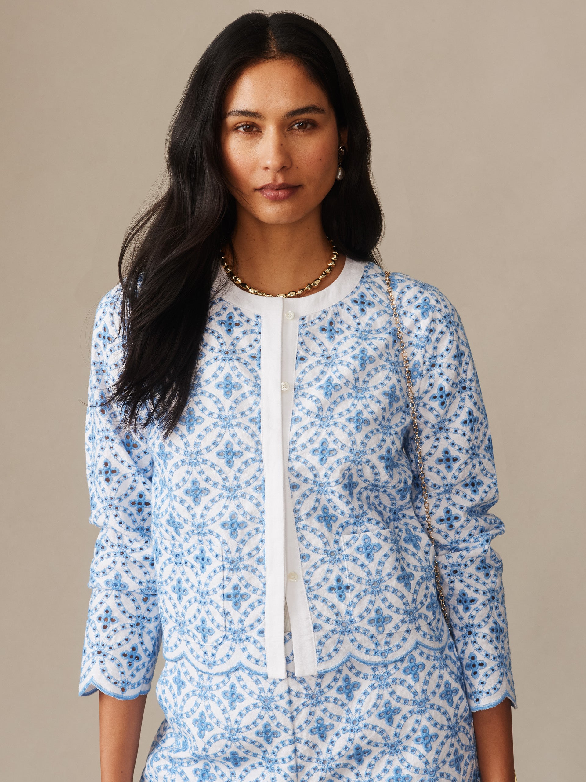 martha_0244772423_embroidery_white_sky_blue_hurley_white_sky_blue_049